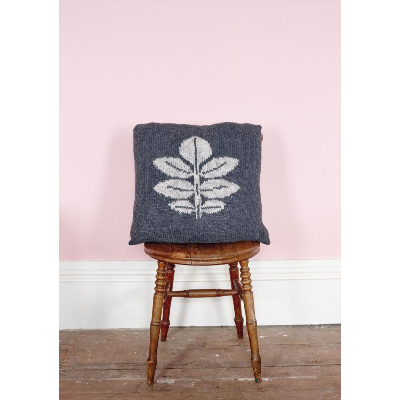 Knitting Kit Cushion Bay Leaf