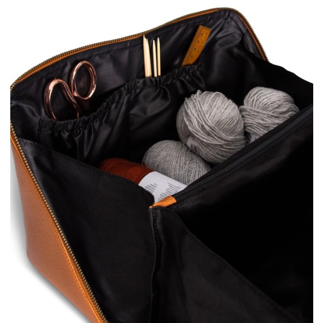 muud Cleo XL Projekttasche Leder Cleo XL 24x23 cm Whisky